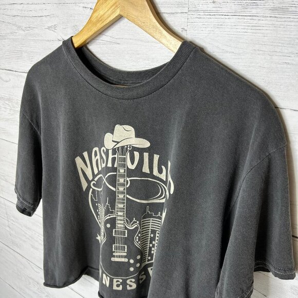 Full Tilt T Shirt Womens SZ Medium Dark Gray Nashville Tennessee Guitar Cropped - Picture 7 of 11